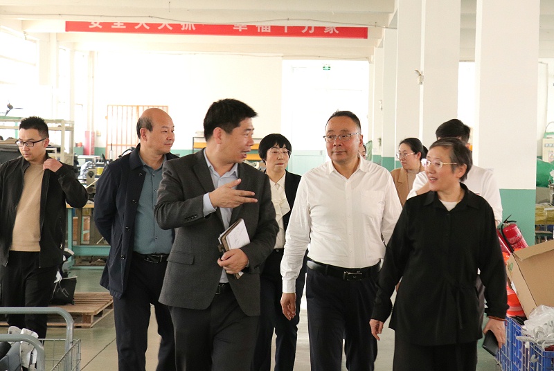 资讯|临沂市商务局党组成员、副局长庄金才一行莅临完美官网首页入口鞋业调研指导