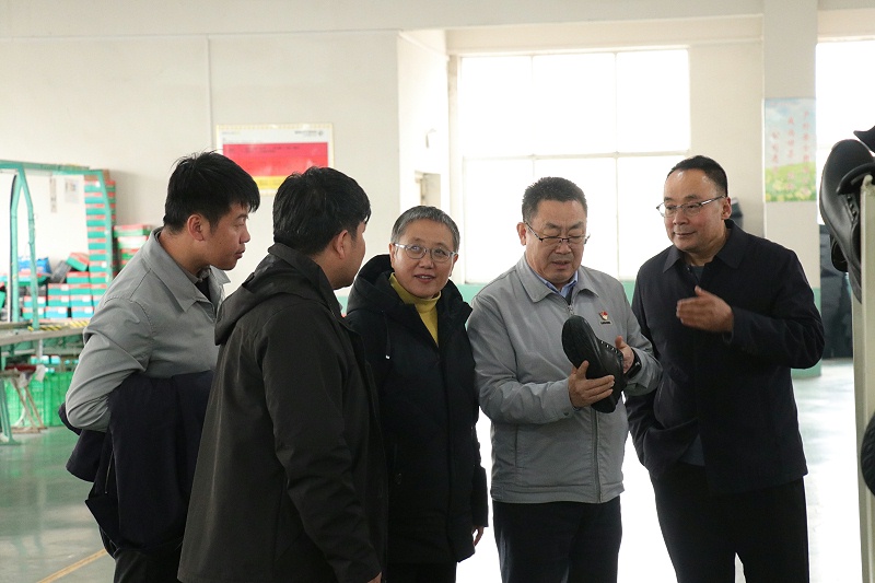 国内著名集团莅临完美官网首页入口鞋业，携手打造合作新篇章！