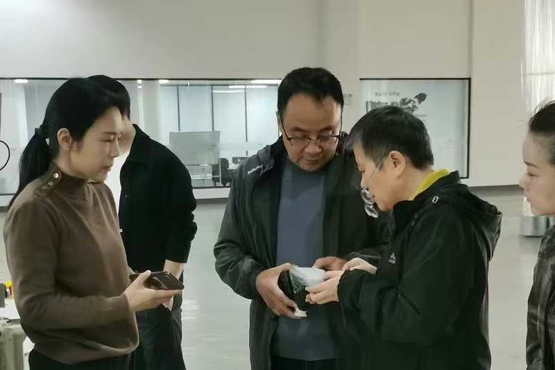 完美官网首页入口鞋业赴罗霸自动化系统(广东)有限公司考察并正式签订合同