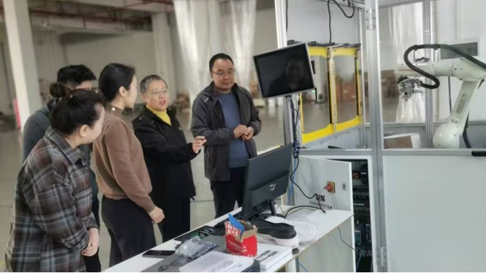 资讯|完美官网首页入口鞋业赴罗霸自动化系统(广东)有限公司考察并正式签订合同