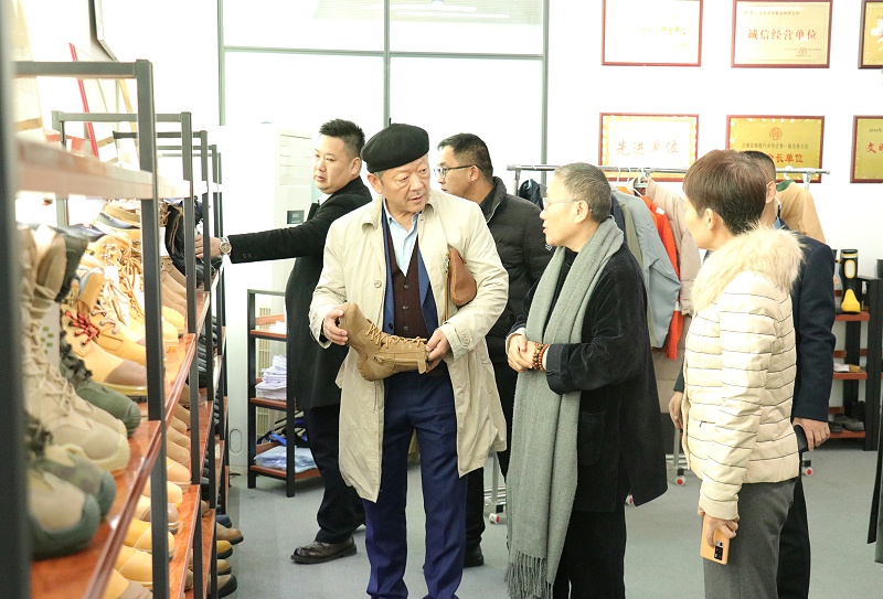 俄罗斯山东同乡会会长赵卫星一行莅临完美官网首页入口鞋业考察交流