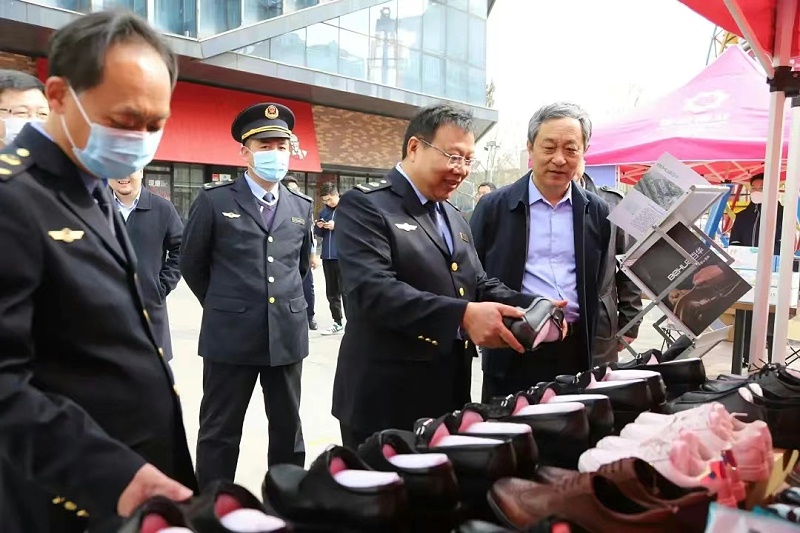 完美官网首页入口鞋业参加沂南县举办纪念3•15国际消费者权益日主题活动