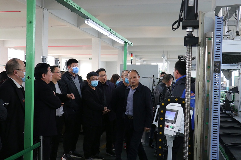 沂南县中小企业发展局领导莅临完美官网首页入口鞋业指导工作