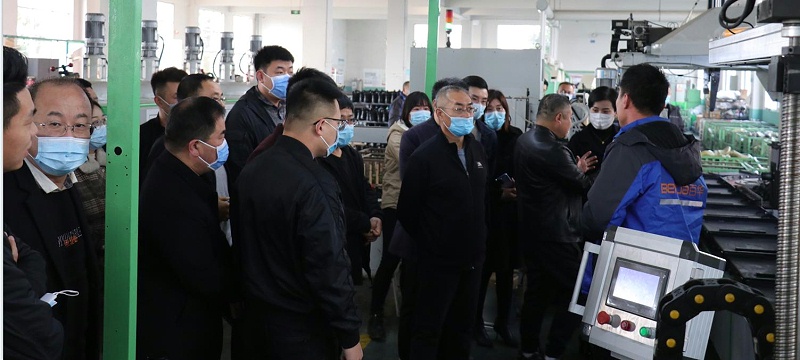 沂南县中小企业发展局领导莅临完美官网首页入口鞋业指导工作